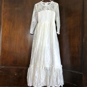 GORGEOUS Girls lace maxi dress size 4-6 ivory white Victorian boho wedding